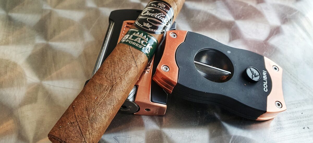 Die Villiger Cuellar Black Forest Robusto: Wie ein Waldspaziergang, nur leckerer!