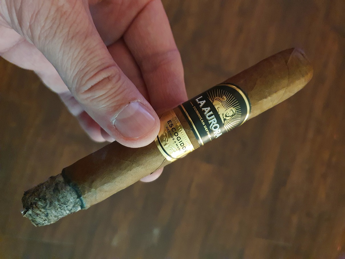 Die „Auserwählte“ lässt bitten: La Aurora Escogidos Robusto im Review