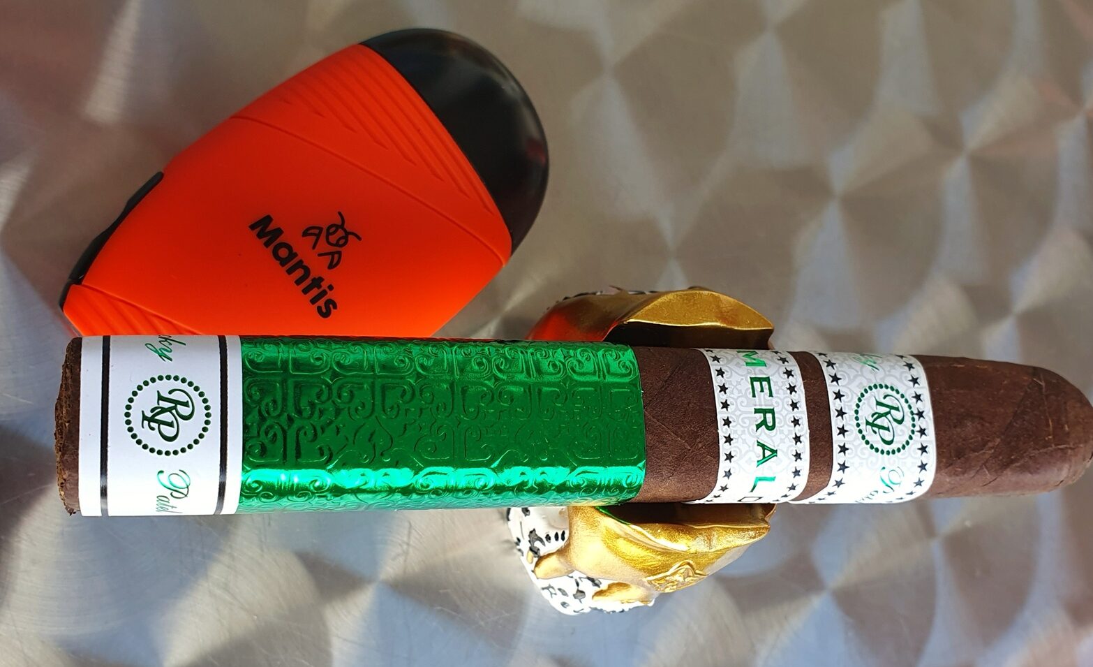 Auf der Jagd nach dem grünen Smaragd – Die Rocky Patel Emerald Toro