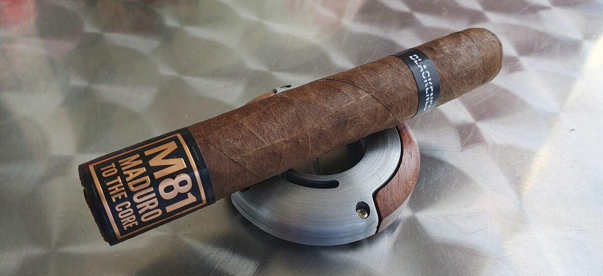 Drew Estate Blackened M81 Maduro to the Core Robusto: Heavy Metal für die Geschmacks-Papillen