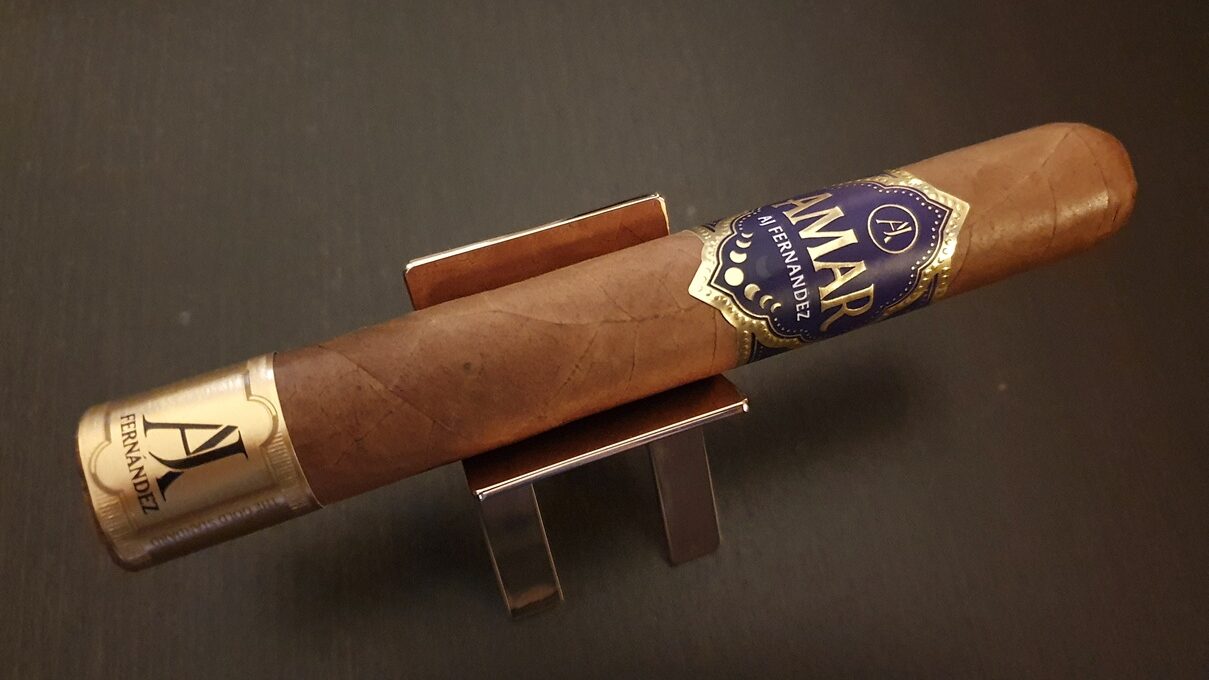 AJ Fernandez Amar im Test: Von Feuer zur Asche