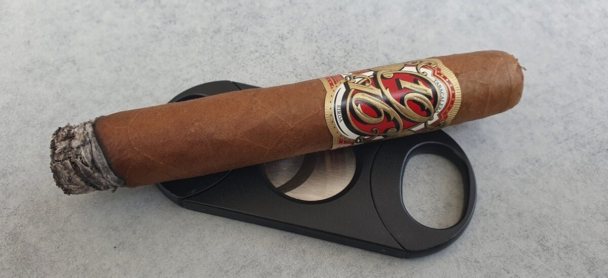 Vanille, Piment und ein kleiner Haken: Die Eiroa 1916 Tabacalera Eiroa Robusto im Test